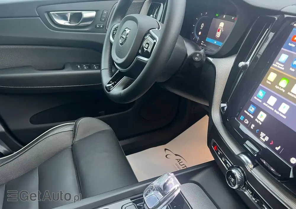 VOLVO XC 60 B5 B AWD Plus Black Edition