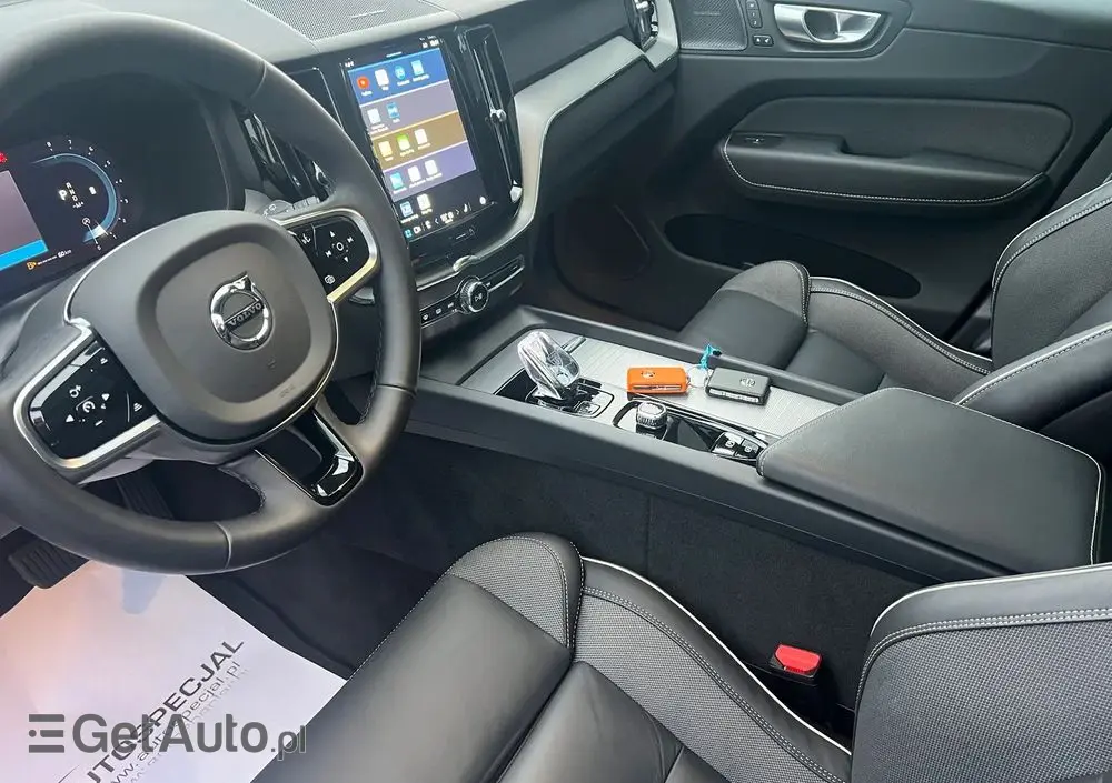 VOLVO XC 60 B5 B AWD Plus Black Edition