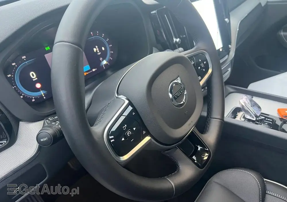 VOLVO XC 60 B5 B AWD Plus Black Edition