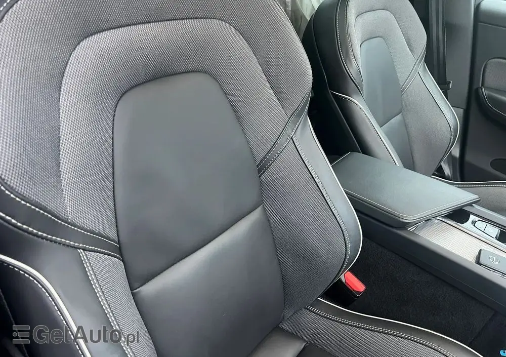 VOLVO XC 60 B5 B AWD Plus Black Edition