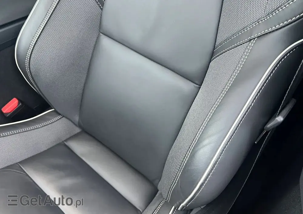 VOLVO XC 60 B5 B AWD Plus Black Edition