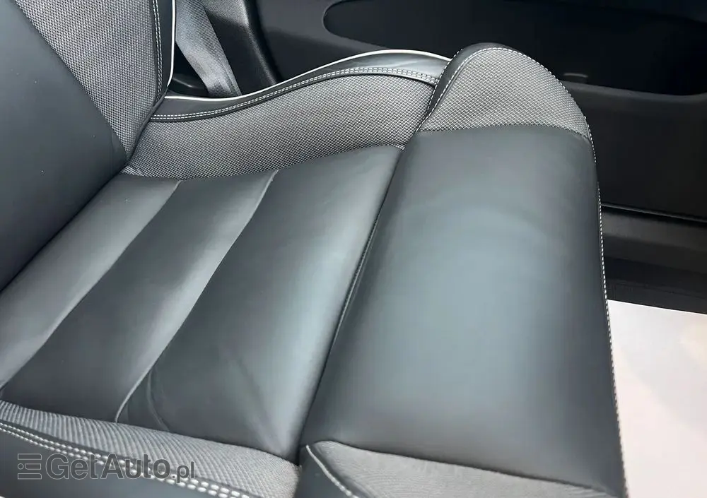 VOLVO XC 60 B5 B AWD Plus Black Edition