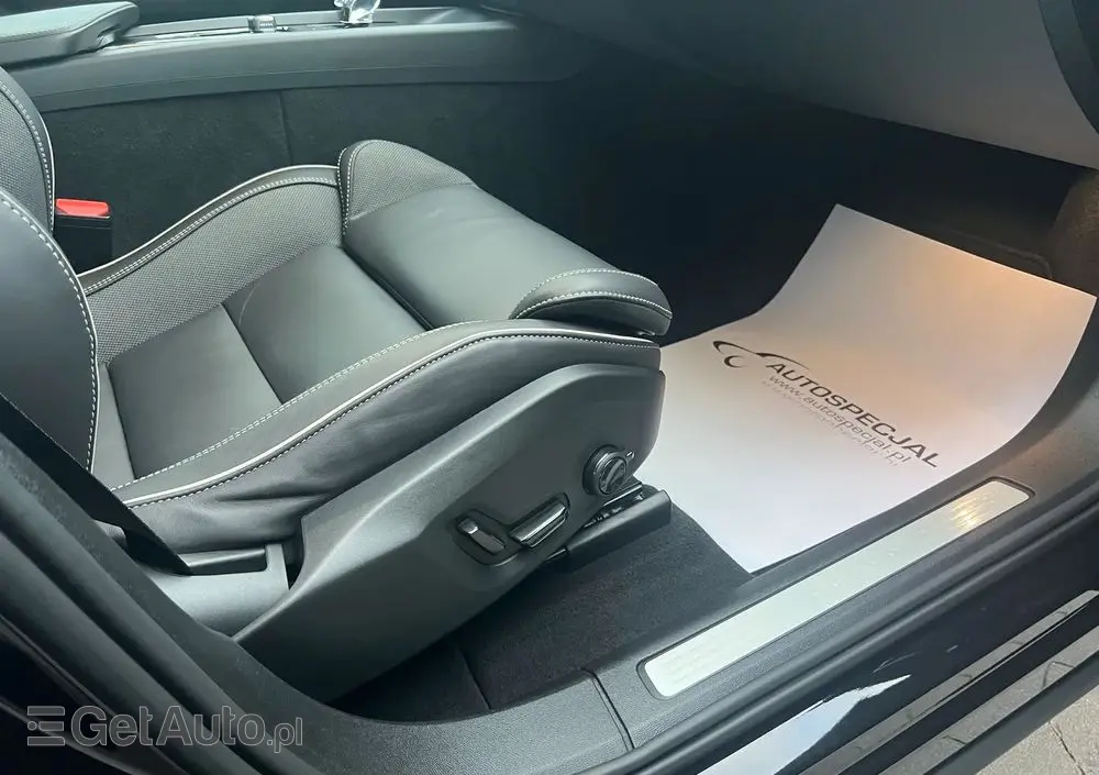 VOLVO XC 60 B5 B AWD Plus Black Edition