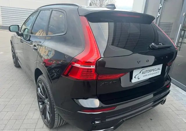 VOLVO XC 60 B5 B AWD Plus Black Edition