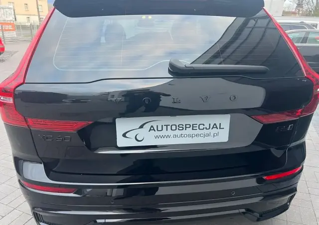 VOLVO XC 60 B5 B AWD Plus Black Edition