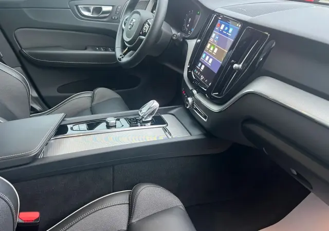 VOLVO XC 60 B5 B AWD Plus Black Edition