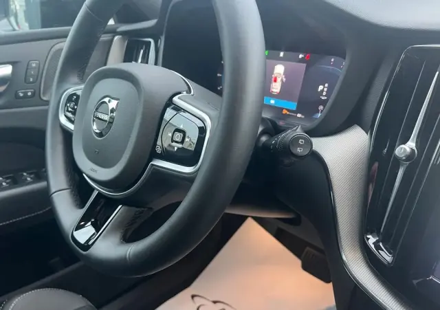 VOLVO XC 60 B5 B AWD Plus Black Edition