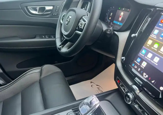 VOLVO XC 60 B5 B AWD Plus Black Edition