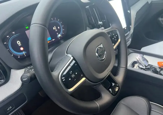 VOLVO XC 60 B5 B AWD Plus Black Edition