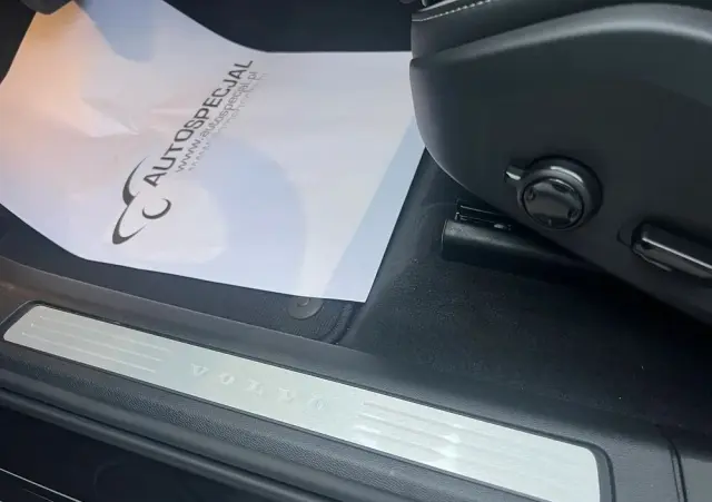 VOLVO XC 60 B5 B AWD Plus Black Edition