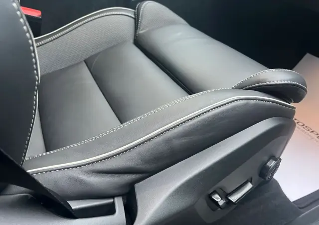 VOLVO XC 60 B5 B AWD Plus Black Edition