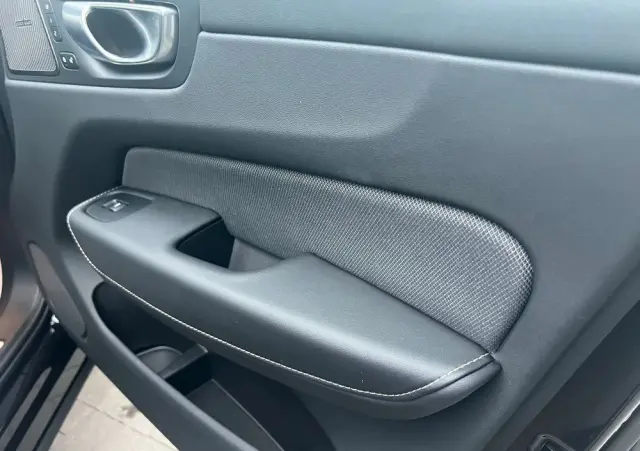 VOLVO XC 60 B5 B AWD Plus Black Edition