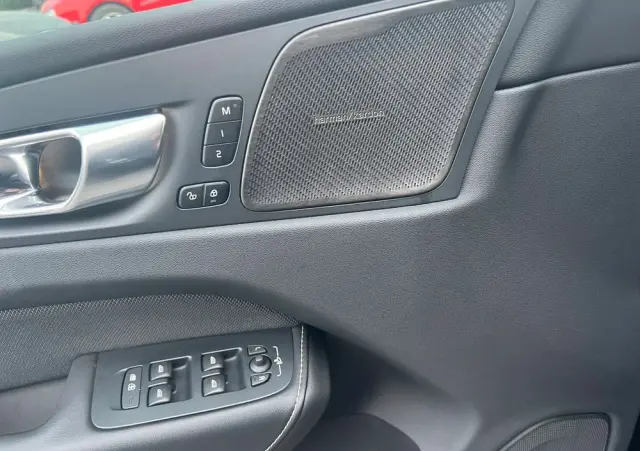 VOLVO XC 60 B5 B AWD Plus Black Edition