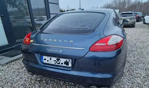 PORSCHE Panamera 