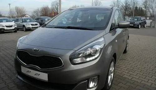 KIA Carens 