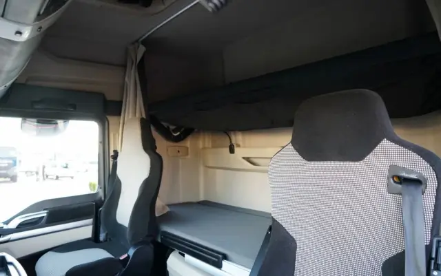 MAN TGX 18.500 / MEGA /  LOW DECK /  XLX / RETARDER / NAVI / PO KONTRAKCIE SERWISOWYM / SPROWADZONY 