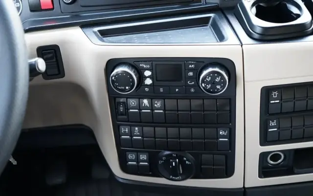 MAN TGX 18.500 / MEGA /  LOW DECK /  XLX / RETARDER / NAVI / PO KONTRAKCIE SERWISOWYM / SPROWADZONY 