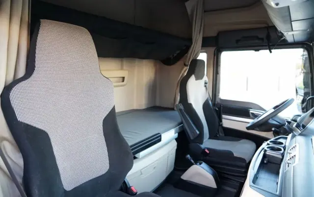 MAN TGX 18.500 / MEGA /  LOW DECK /  XLX / RETARDER / NAVI / PO KONTRAKCIE SERWISOWYM / SPROWADZONY 