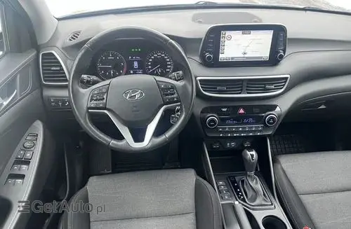 HYUNDAI Tucson 