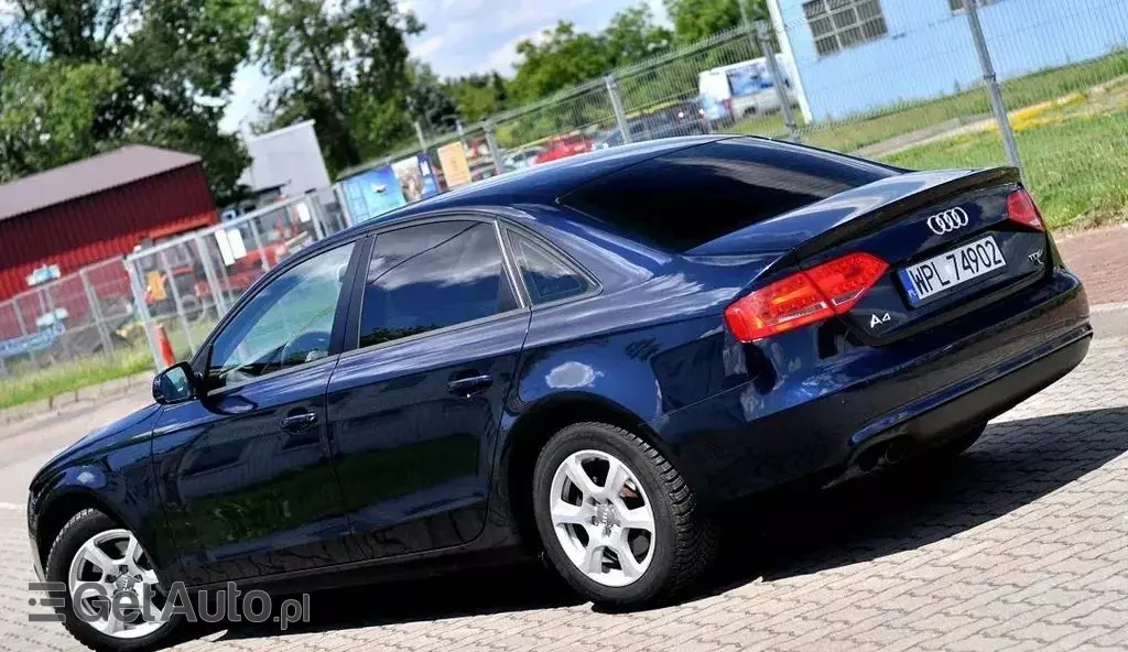 AUDI A4 