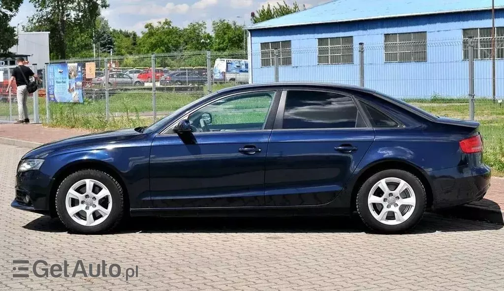 AUDI A4 