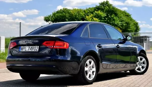 AUDI A4 