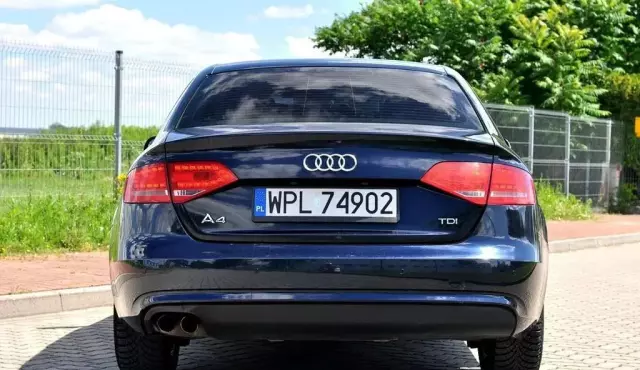 AUDI A4 
