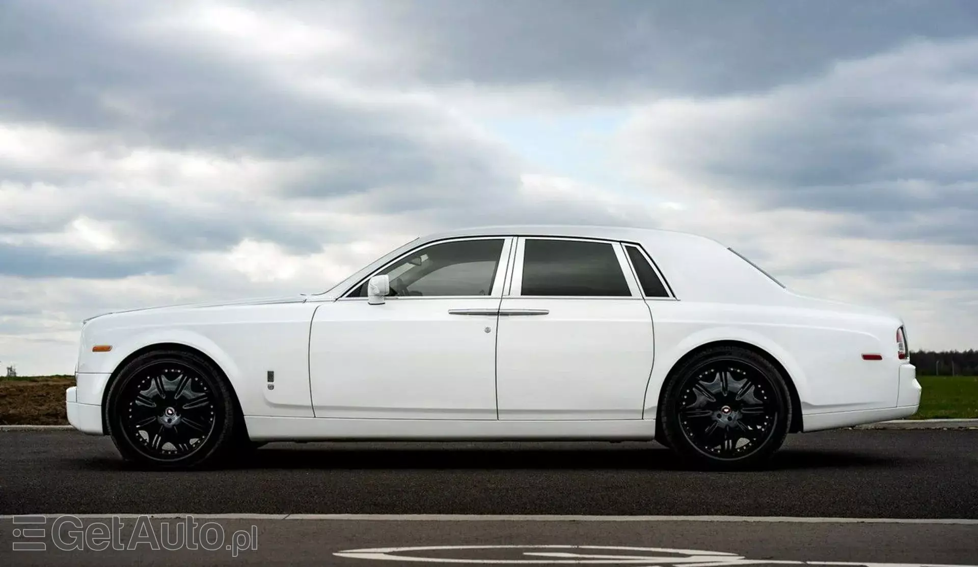 ROLLS-ROYCE Phantom 