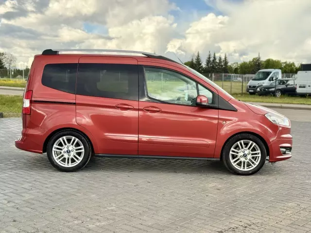 FORD Tourneo Courier 