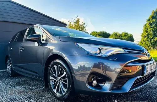 TOYOTA Avensis 