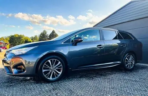 TOYOTA Avensis 