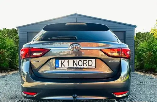 TOYOTA Avensis 