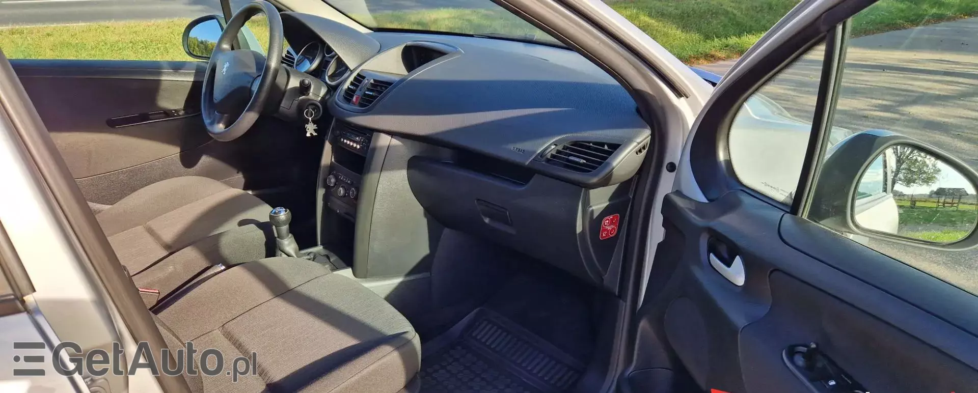 PEUGEOT 207 1.4 (73 KM)