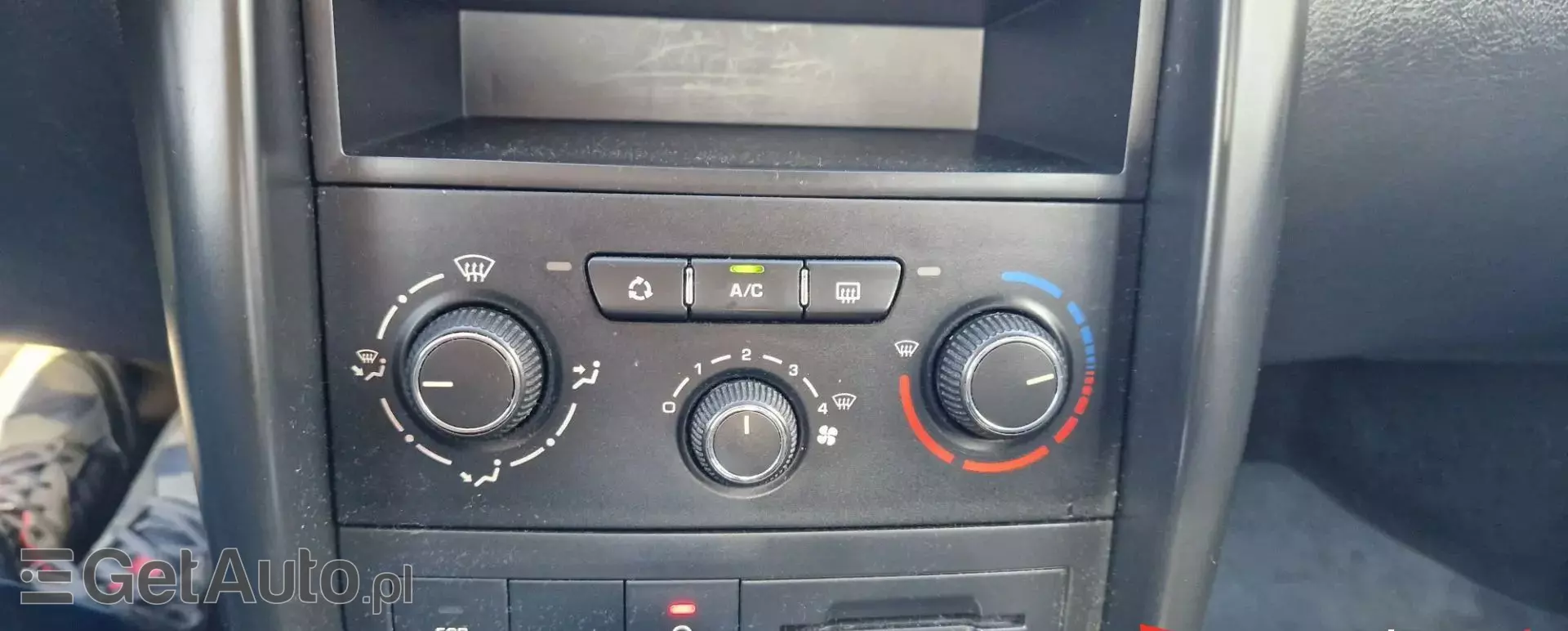 PEUGEOT 207 1.4 (73 KM)