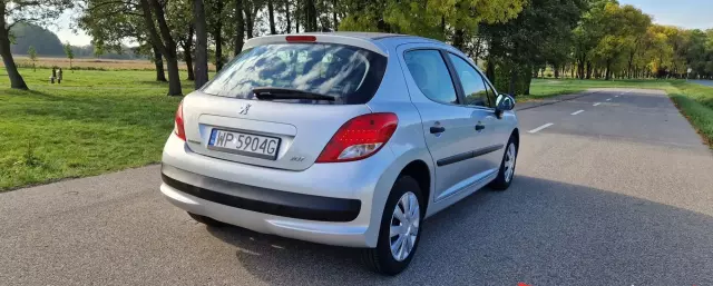 PEUGEOT 207 1.4 (73 KM)