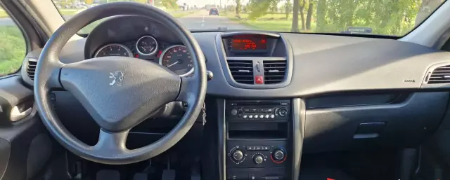 PEUGEOT 207 1.4 (73 KM)