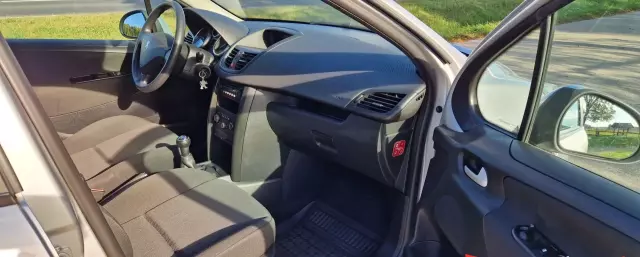 PEUGEOT 207 1.4 (73 KM)