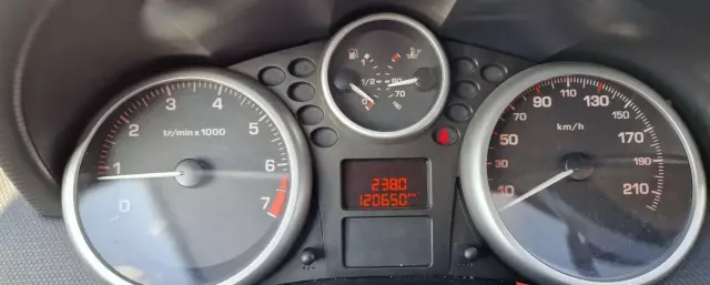 PEUGEOT 207 1.4 (73 KM)