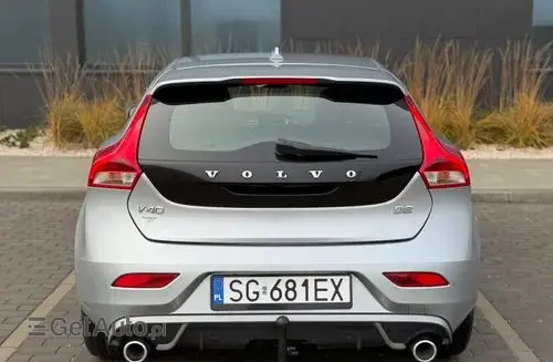 VOLVO V40 
