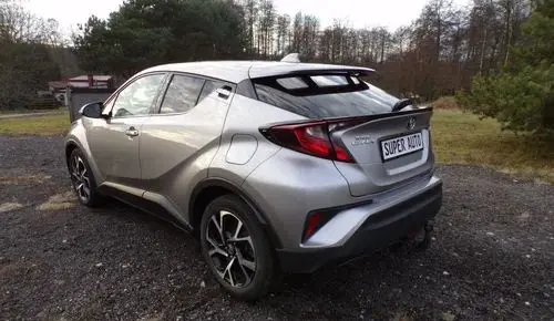 TOYOTA C-HR 