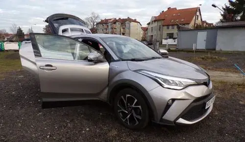 TOYOTA C-HR 