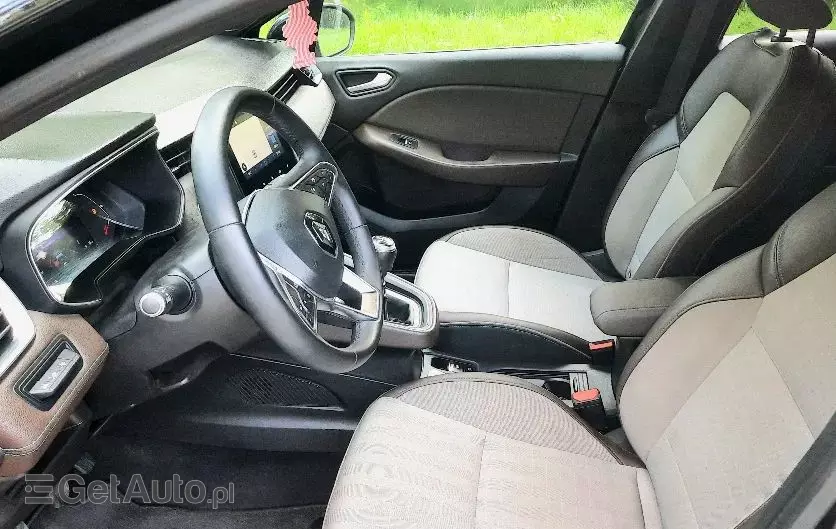 RENAULT Clio 1.0 TCe Intens