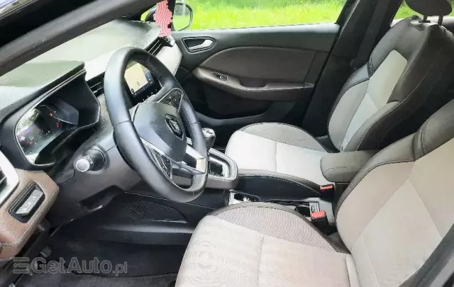 RENAULT Clio 1.0 TCe Intens