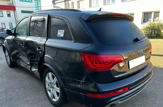 AUDI Q7 