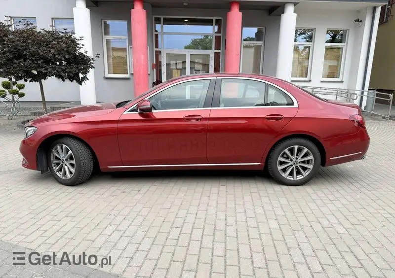 MERCEDES-BENZ Klasa E 220 d 9G-TRONIC