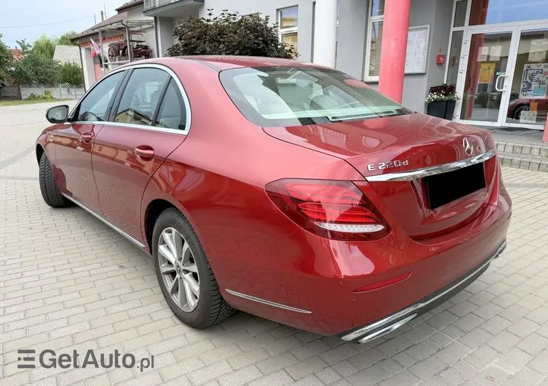 MERCEDES-BENZ Klasa E 220 d 9G-TRONIC