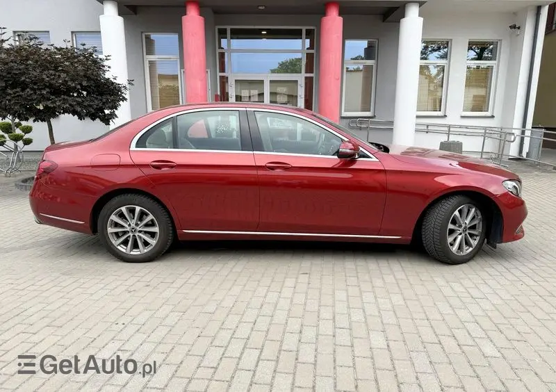 MERCEDES-BENZ Klasa E 220 d 9G-TRONIC
