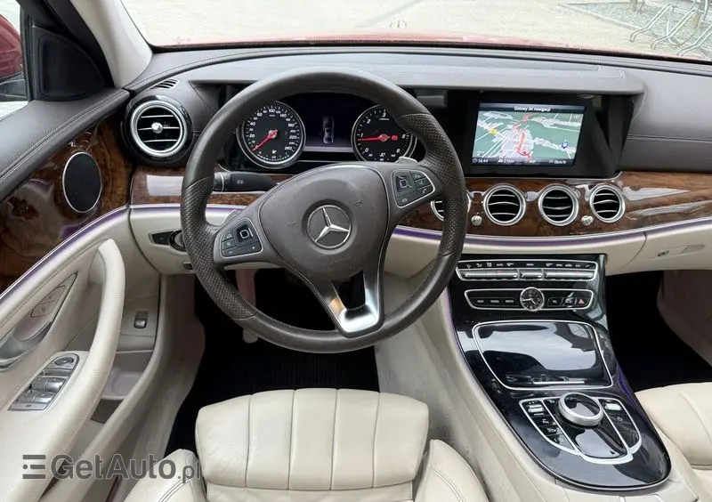 MERCEDES-BENZ Klasa E 220 d 9G-TRONIC