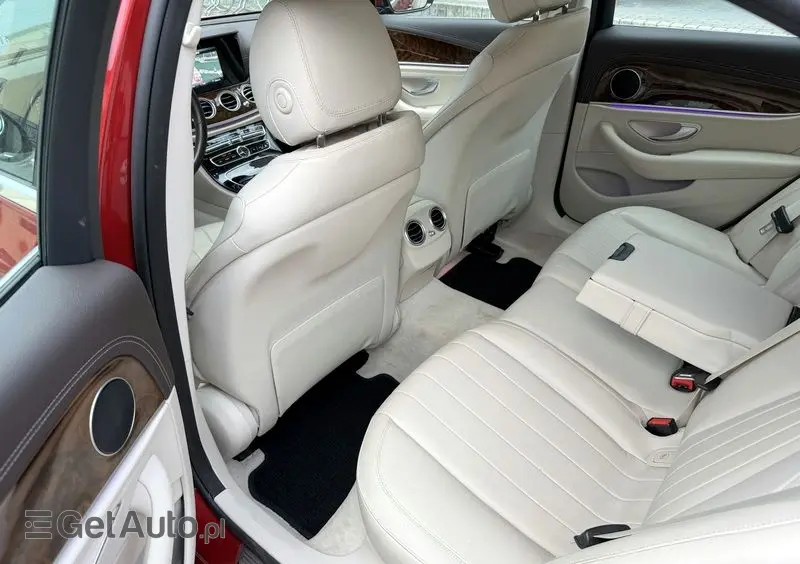 MERCEDES-BENZ Klasa E 220 d 9G-TRONIC