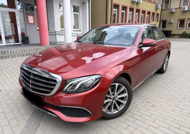 MERCEDES-BENZ Klasa E 220 d 9G-TRONIC